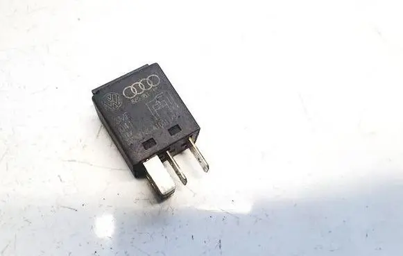 Audi A3 S3 8P Other relay 8Z0951253 395