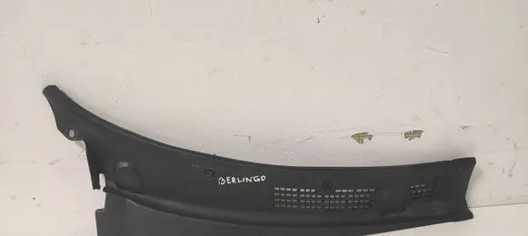 Citroen Berlingo Wiper trim 9619270777