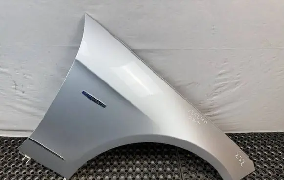 Mercedes-Benz E W212 Fender