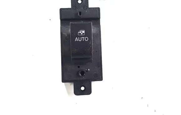 Opel Antara Electric window control switch