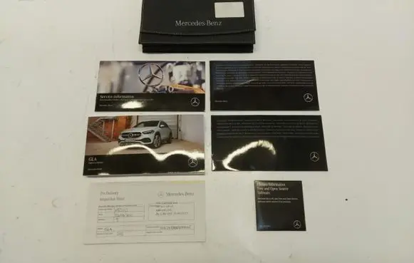 Mercedes-Benz GLA H247 User manual 4647929
