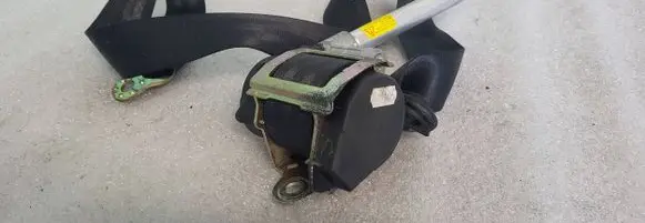Audi A4 S4 B5 8D Front seatbelt 0566021300