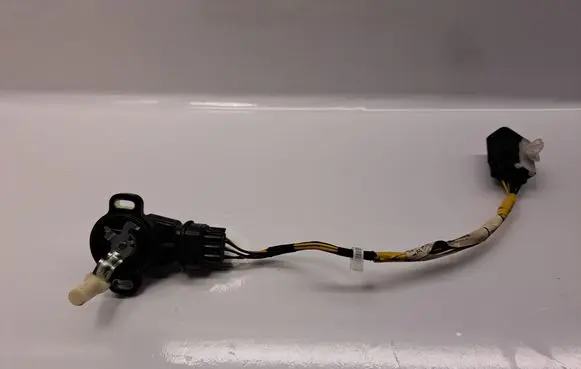 Toyota Avensis T250 Acceleration sensor 8928152021 1983003041