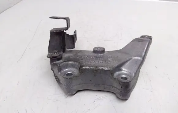 Mercedes-Benz C W205 Engine mounting bracket A6510940039 11387010411