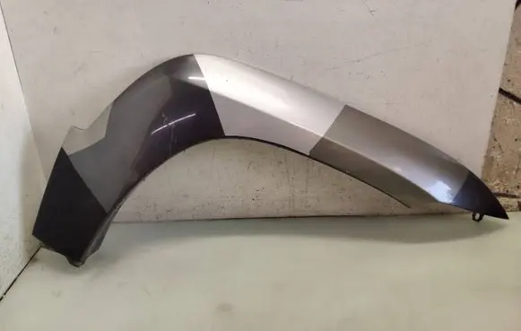 Toyota Land Cruiser (J100) Fender trim (molding) 