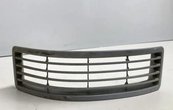 Rear air vent grill