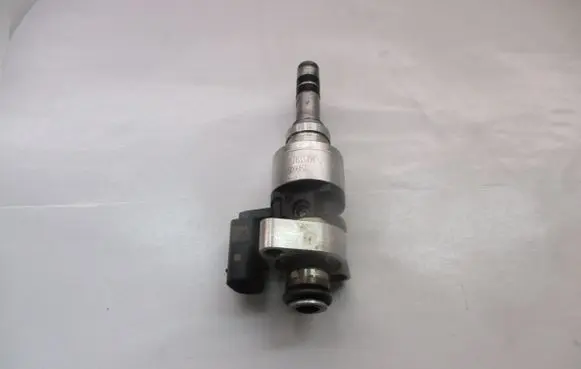 Opel Astra K Fuel injector 55490059 LWC