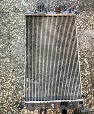 Volkswagen Touareg I Coolant radiator