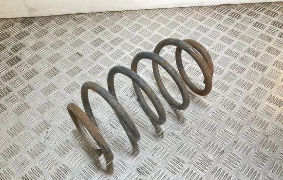 Jeep Grand Cherokee (WK) Rear coil spring