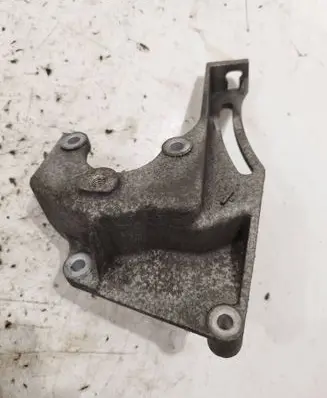 Subaru Impreza III Engine mounting bracket