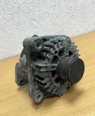 BMW 5 F10 F11 Generator/alternator 2613704D D7912