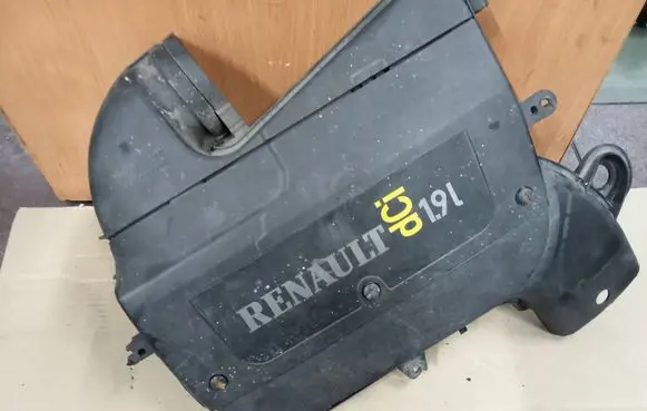 Renault Trafic II (X83) Air filter box 7700114532 8200065768