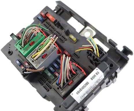 Peugeot 307 Fuse module 9646405280 24237136
