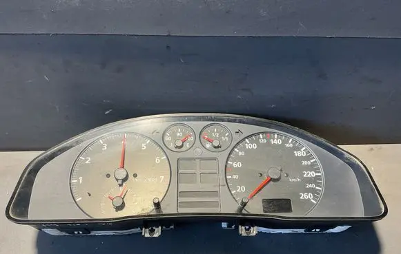 Audi A4 S4 B5 8D Speedometer (instrument cluster) 8D0919033C