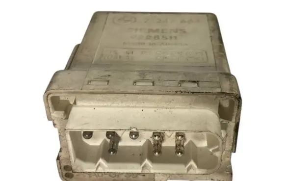 BMW 3 E46 Glow plug pre-heat relay 2247664