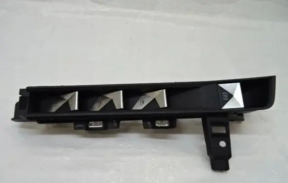 Citroen DS7 Crossback Quarter vent window switch 9821893877