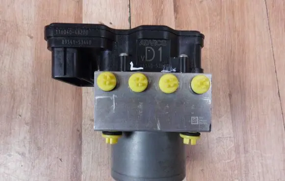 Lexus IS III XE30 ABS Pump 4451048140
