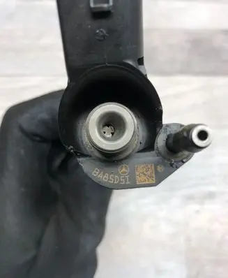 Mercedes-Benz E W212 Fuel injector A642070 090624 A6420701187