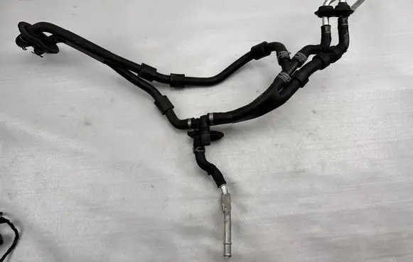Audi Q7 4M Engine coolant pipe/hose 4M1819350 4M0819857