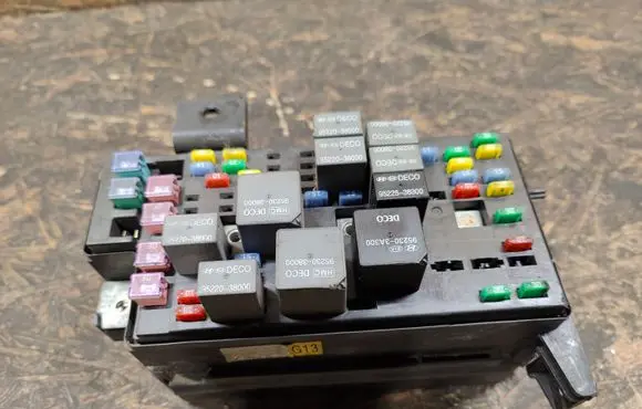 Hyundai XG Fuse module 8122039521 04941640 G13