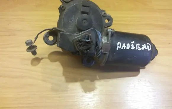Mitsubishi Pajero Wiper motor