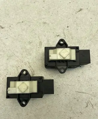 Volkswagen Touran I Seat heating relay 7L0959772 25304