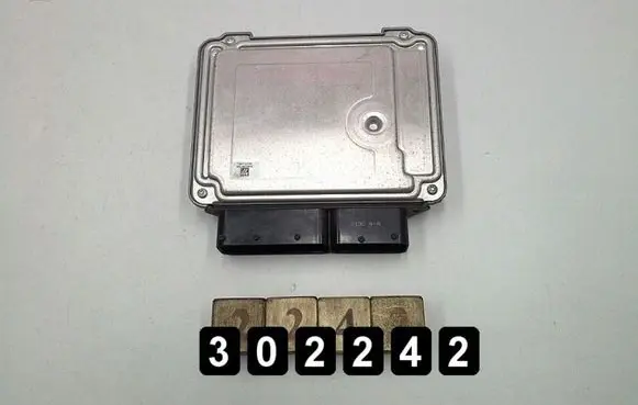 Hyundai ix35 Engine control unit/module 0281016675