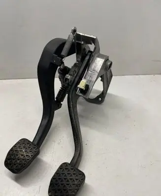 BMW 1 F20 F21 Pedal assembly 6761310 42322403 678711