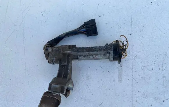 Toyota Corolla E90 Ignition lock 45020127
