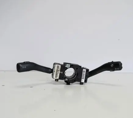 Volkswagen PASSAT B7 USA Indicator stalk