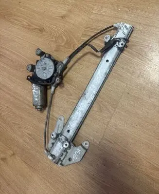 Nissan Sunny Rear door window regulator with motor 82730 52C06