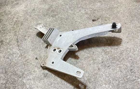 Volvo XC40 Holder (bracket) 32267441 43500 AEB0404