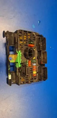 Peugeot 407 Fuse module 9656593780 S118983001L BSML0100
