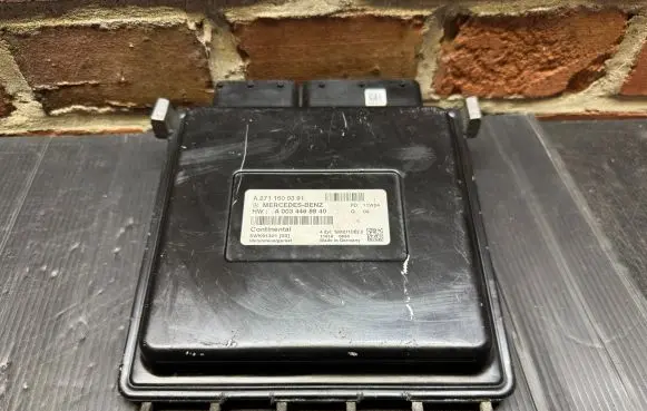 Mercedes-Benz E C207 W207 Engine control unit/module A2711500391 5WK91301 A0034468840