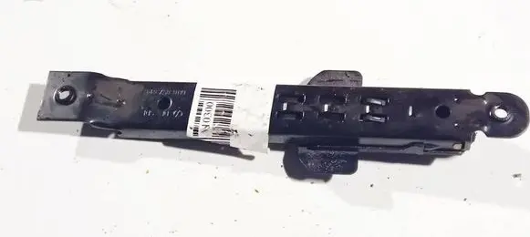 Volkswagen Polo IV 9N3 Seat belt adjustment rail 6Q0857819