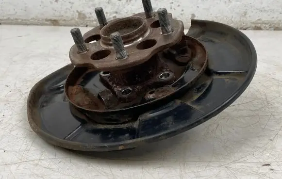 Toyota Prius+ (ZVW40) Rear wheel hub 8954452040