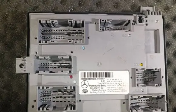 Mercedes-Benz C W206 Central body control module A2069004818 5DK01696850 A2069001418