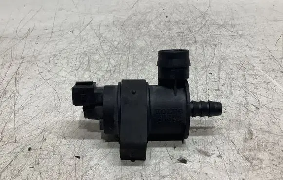 Volvo XC70 Vacuum valve 31104896 1997348