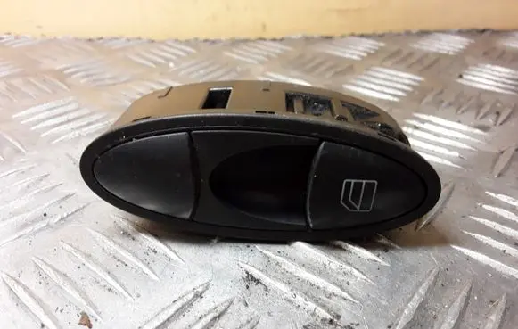 Mercedes-Benz E W211 Electric window control switch A2118219858