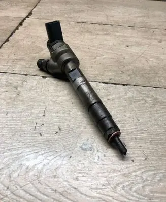 BMW 5 F10 F11 Fuel injector 7810702 19511