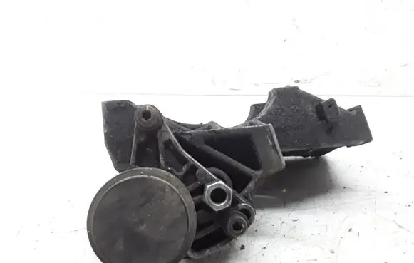 Volkswagen PASSAT B5 A/C compressor mount bracket 028260885A