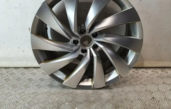 R20 alloy rim
