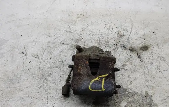 Volkswagen Golf Sportsvan Front brake caliper