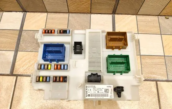 Volvo V60 Fuse box set 31412970AA