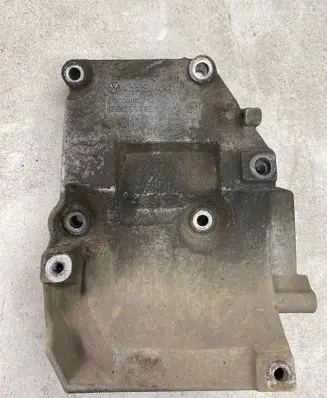 Audi A4 S4 B6 8E 8H A/C compressor mount bracket 038260885C