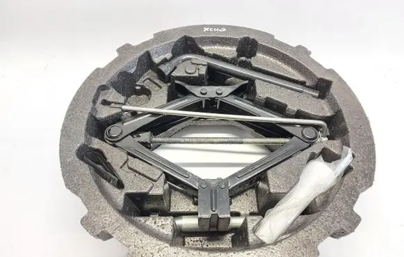 Volvo XC40 Tool set 31680052JLK01