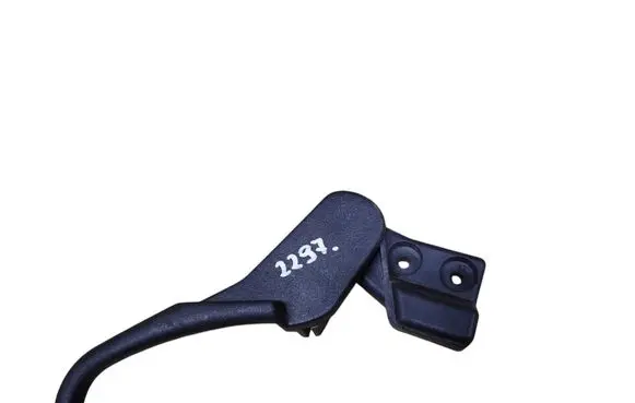 Volkswagen PASSAT B5 Engine bonnet (hood) release handle 3B1823533