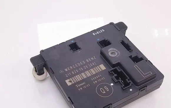 Mercedes-Benz E W211 Door control unit/module 2118201526