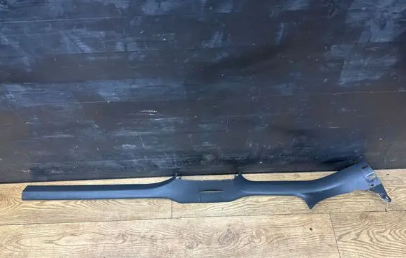 Volkswagen Golf V Front sill trim cover 1K5853372