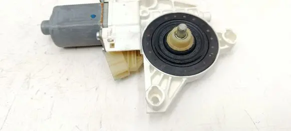Mercedes-Benz ML W164 Front door window regulator motor 0130822272